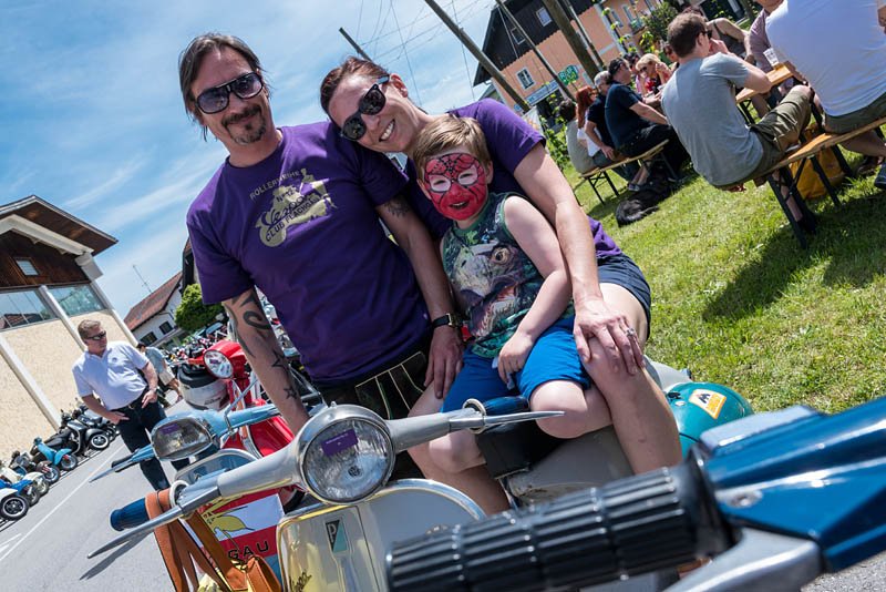 Rollerweihe mit Sternfahrt in Obertrum am 21.05.2016; Segnung durch Pfarrer Franz Krispler, danach gemeinsamer Rollercorso  
Foto und Copyright: Moser Albert, Fotograf, 5201 Seekirchen, Weinbergstiege 1, Tel.: 0043-676-7550526 mailto:albert.moser@sbg.at  www.moser.zenfolio.com