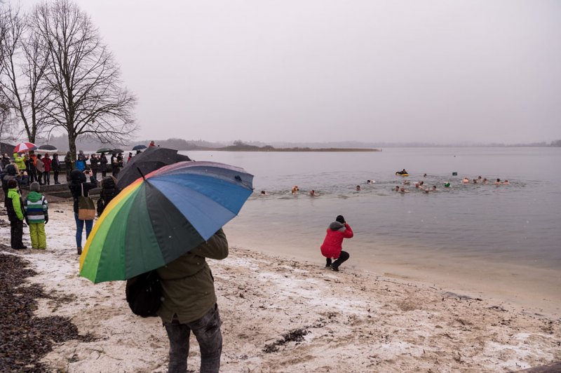 8. Silvesterschwimmen im Strandbad in Seeham am 31.12.2017  
Foto und Copyright: Moser Albert, Fotograf, 5201 Seekirchen, Weinbergstiege 1, Tel.: 0043-676-7550526 mailto:albert.moser@sbg.at  www.moser.zenfolio.com